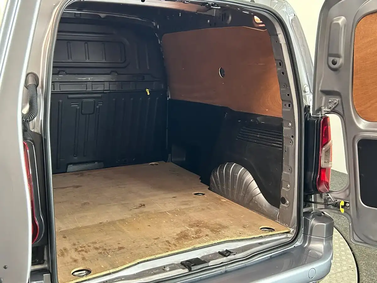 2021-vauxhall-combo-15cdti-griffin-2000-big-17