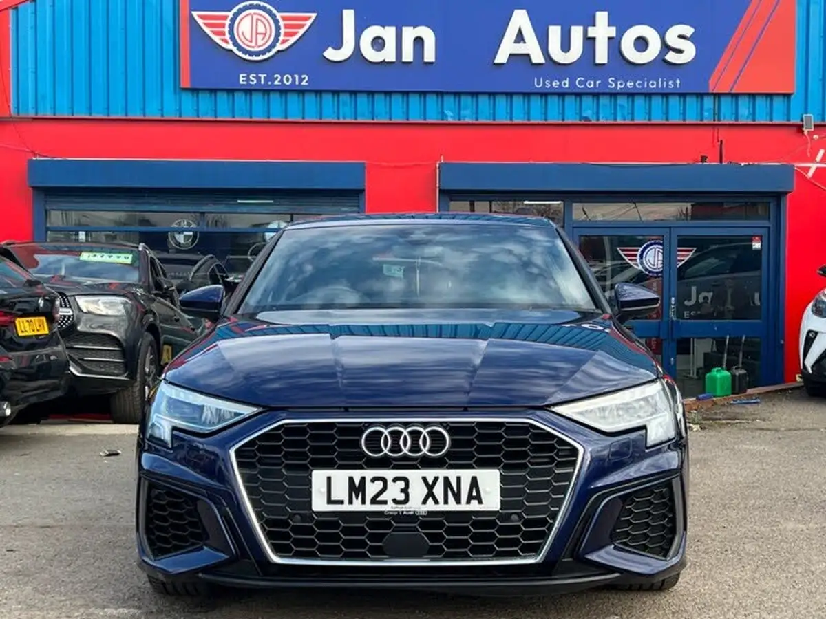 2023-audi-a3-10-30-tfsi-s-line-sportback-5d-tronic-big-2