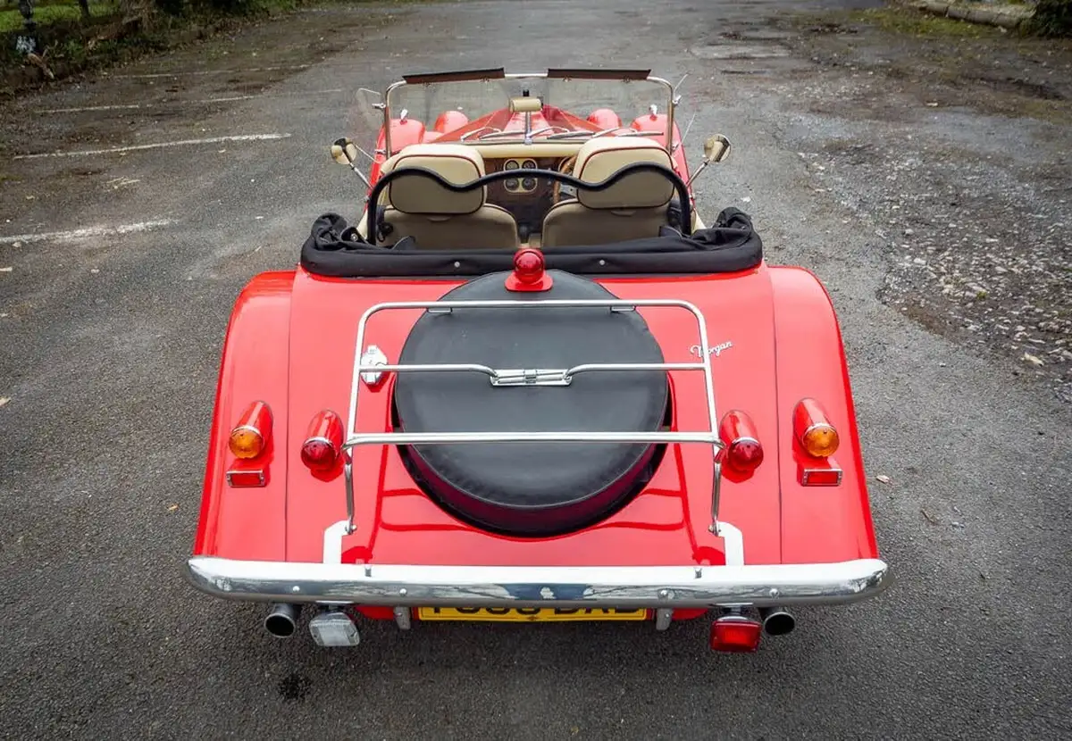 2001-morgan-plus-8-big-23