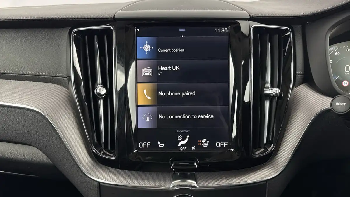 2018-volvo-xc60-20td-d4-inscription-4x4-geartronic-big-11