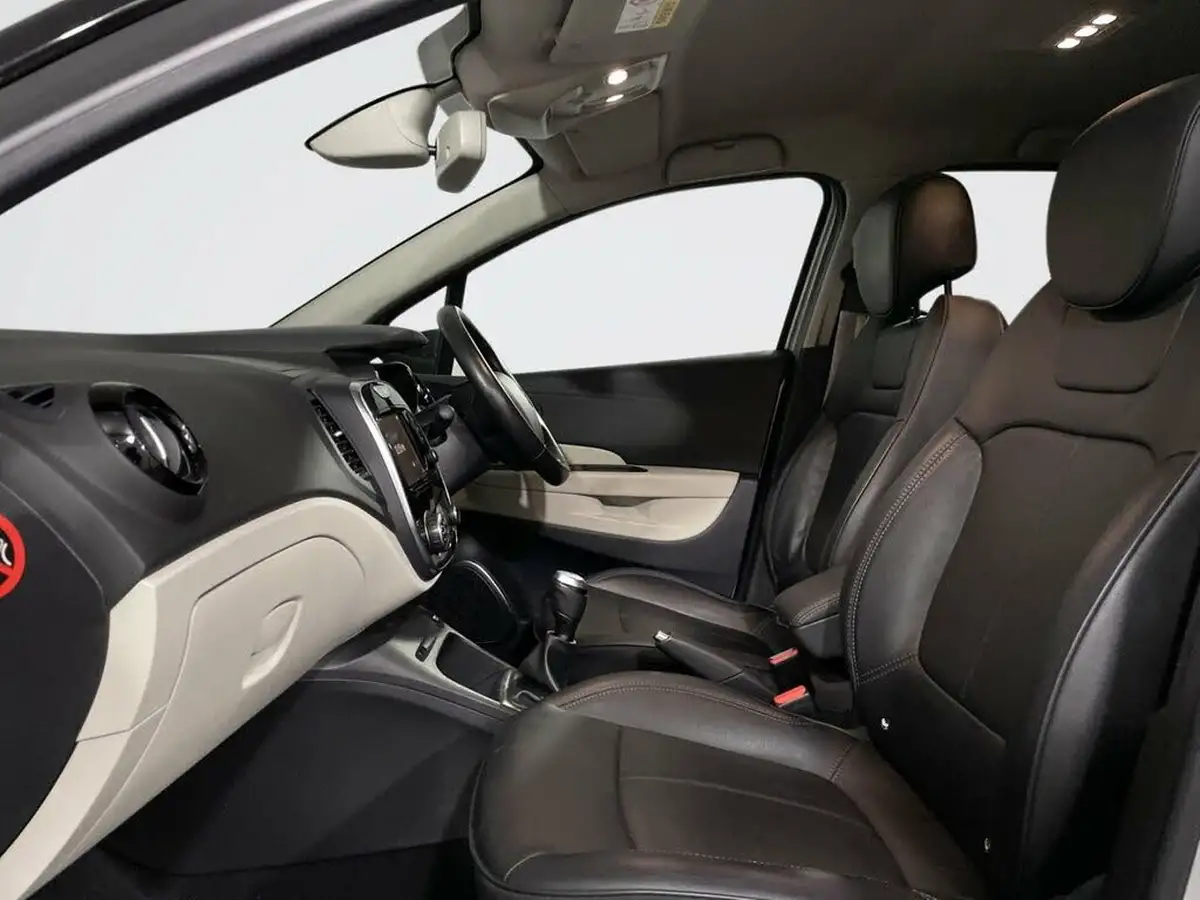 2019-renault-captur-09-tce-gt-line-big-11