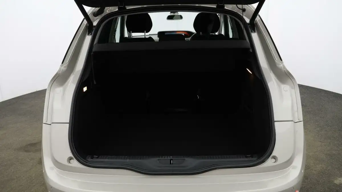 2018-citroen-c4-picasso-16bluehdi-flair-big-16