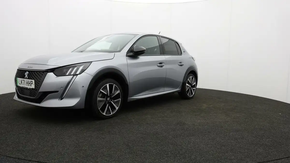 2021-peugeot-208-e-gt-premium-big-52