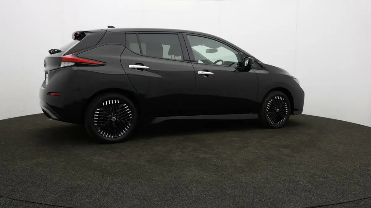 2022-nissan-leaf-e-tekna-39kwh-big-27