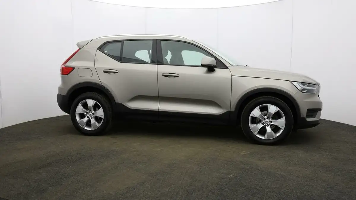 2021-volvo-xc40-15-t3-momentum-161bhp-big-49