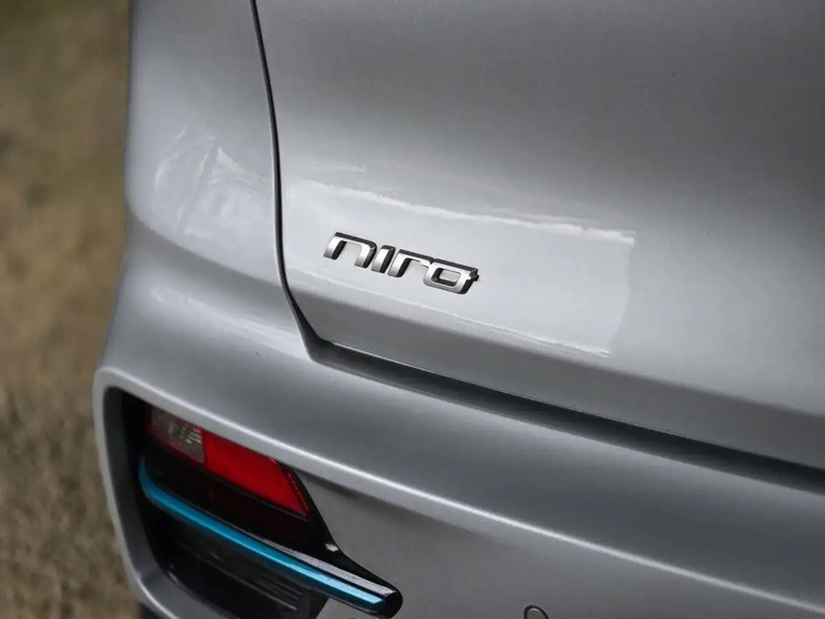 2020-kia-e-niro-ev-4-big-42