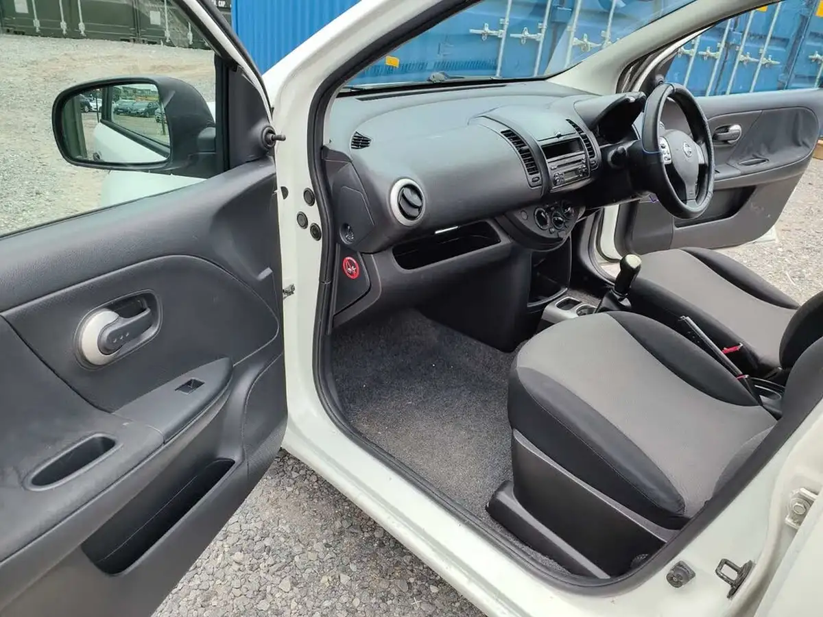2010-nissan-note-14-visia-16v-ac-big-7