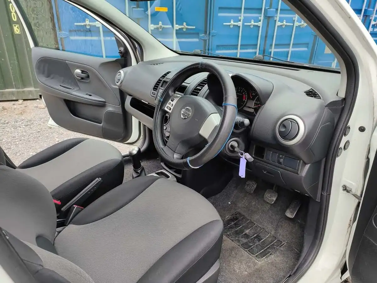 2010-nissan-note-14-visia-16v-ac-big-35