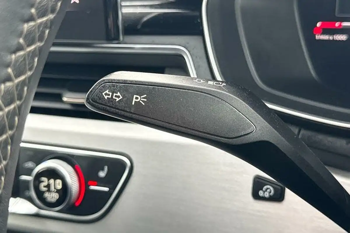 2021-audi-a4-avant-20-35-tdi-s-line-big-13