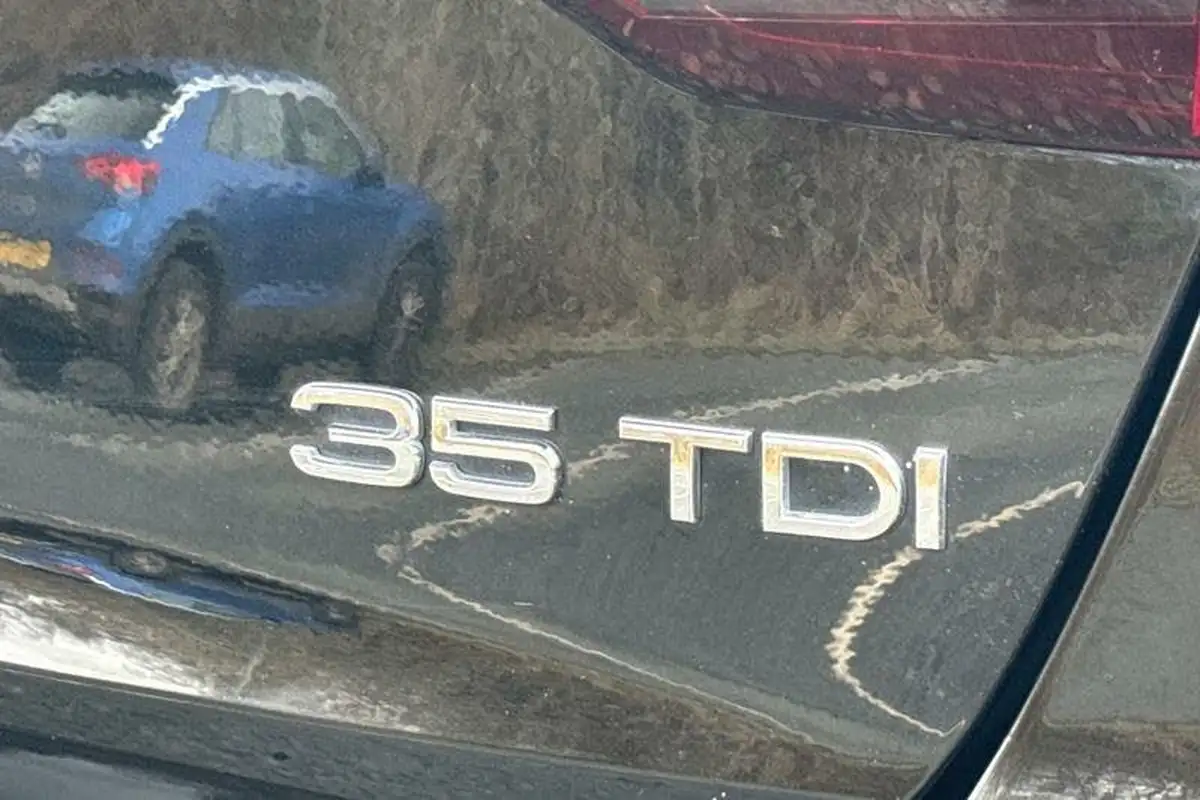2021-audi-a4-avant-20-35-tdi-s-line-big-37