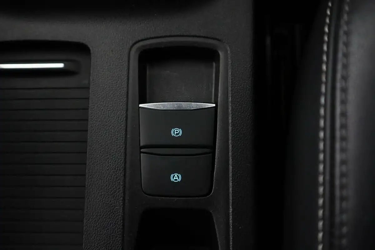 2019-ford-focus-20-st-hatchback-big-21