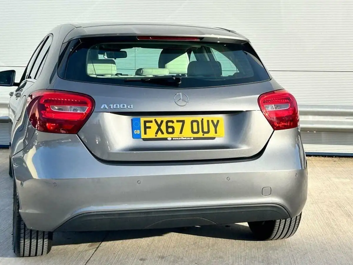 2017-mercedes-benz-a-class-15d-a180d-se-executivess-big-12