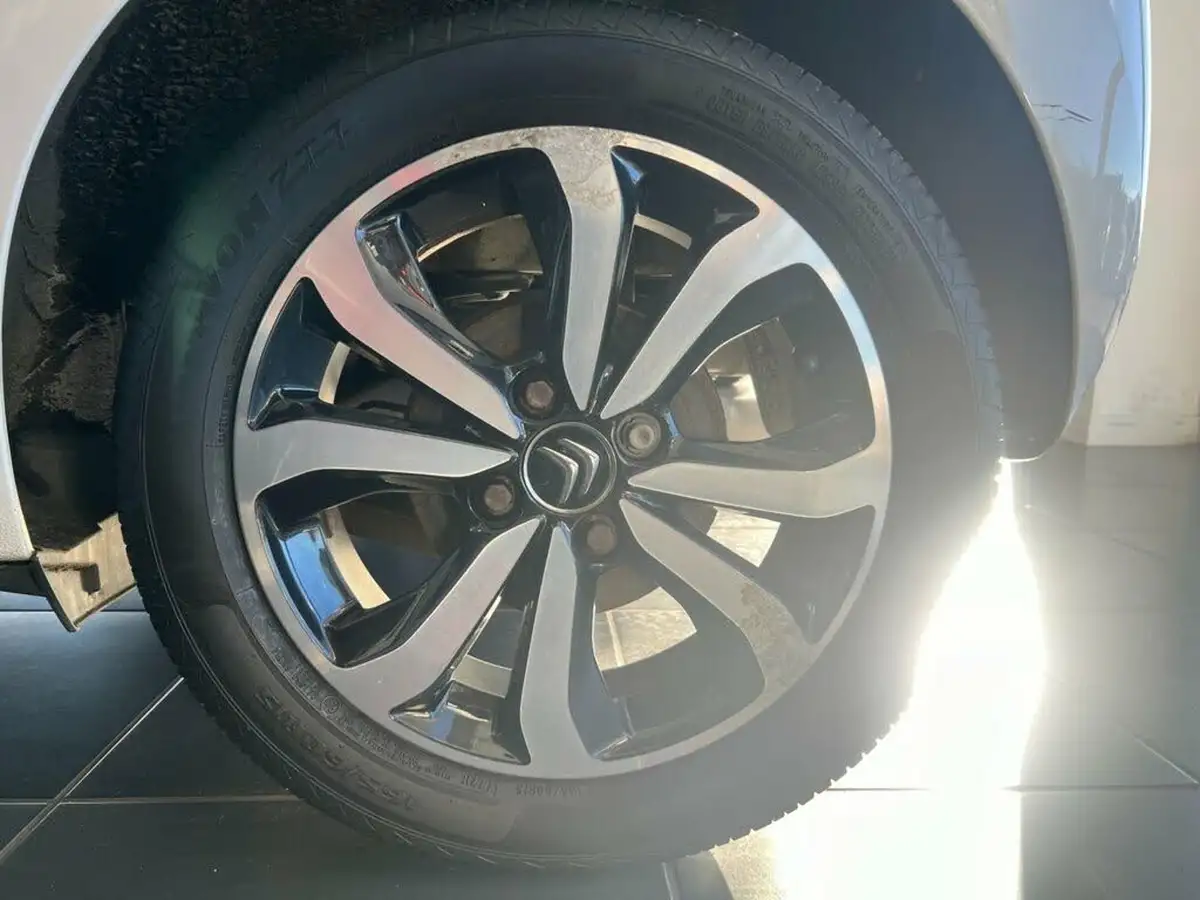 2018-citroen-c1-12-puretech-flair-5d-big-17