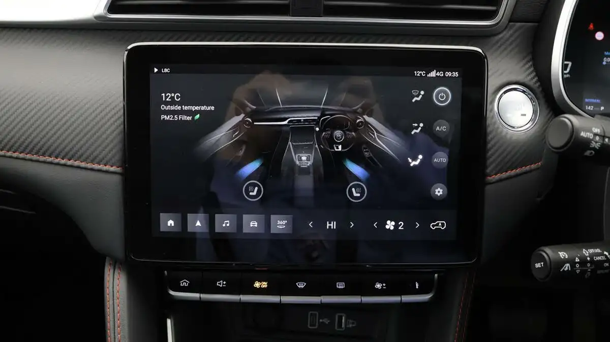 2023-mg-zs-suv-e-trophy-connect-ev-156ps-long-range-big-11