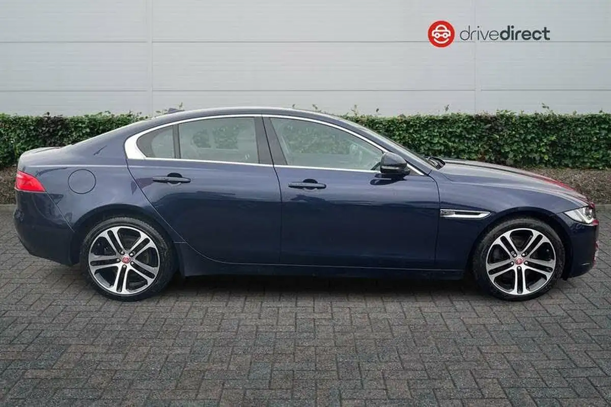 2015-jaguar-xe-20td-portfolio-180ps-auto-big-1