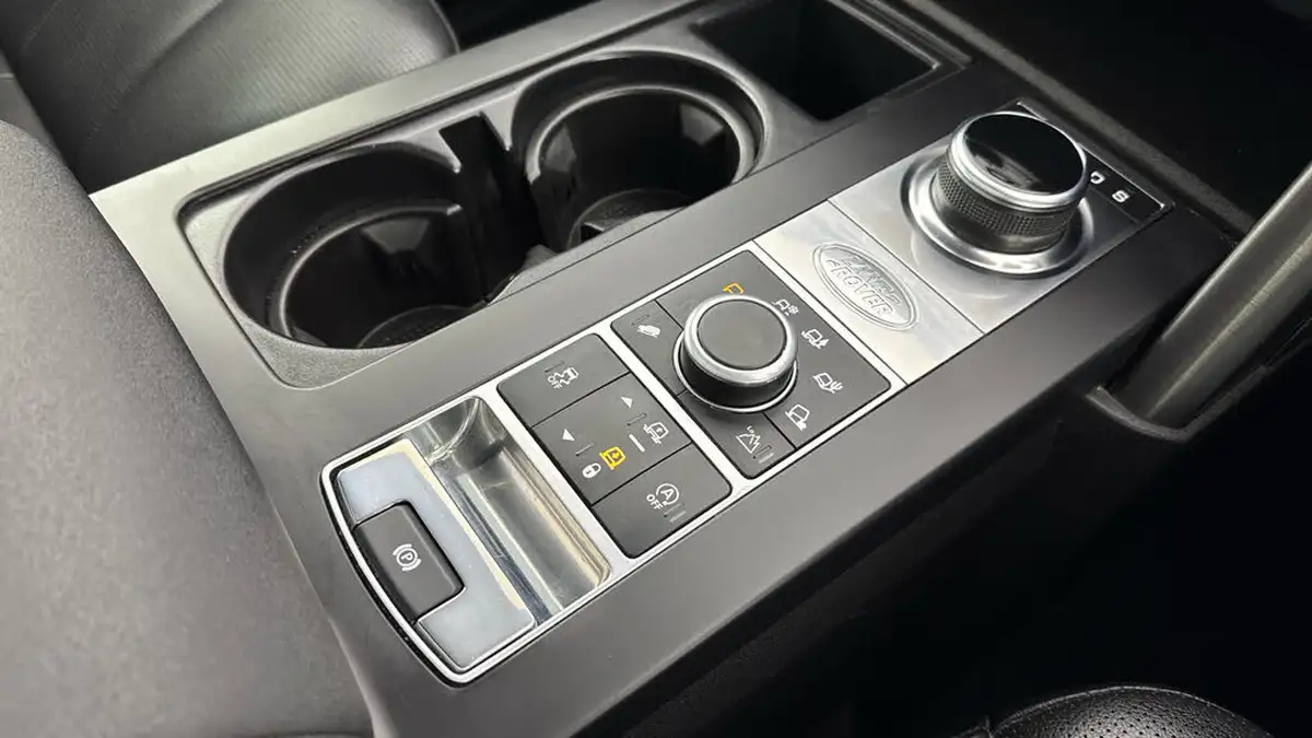 2019-land-rover-discovery-30-sd6-landmark-big-19
