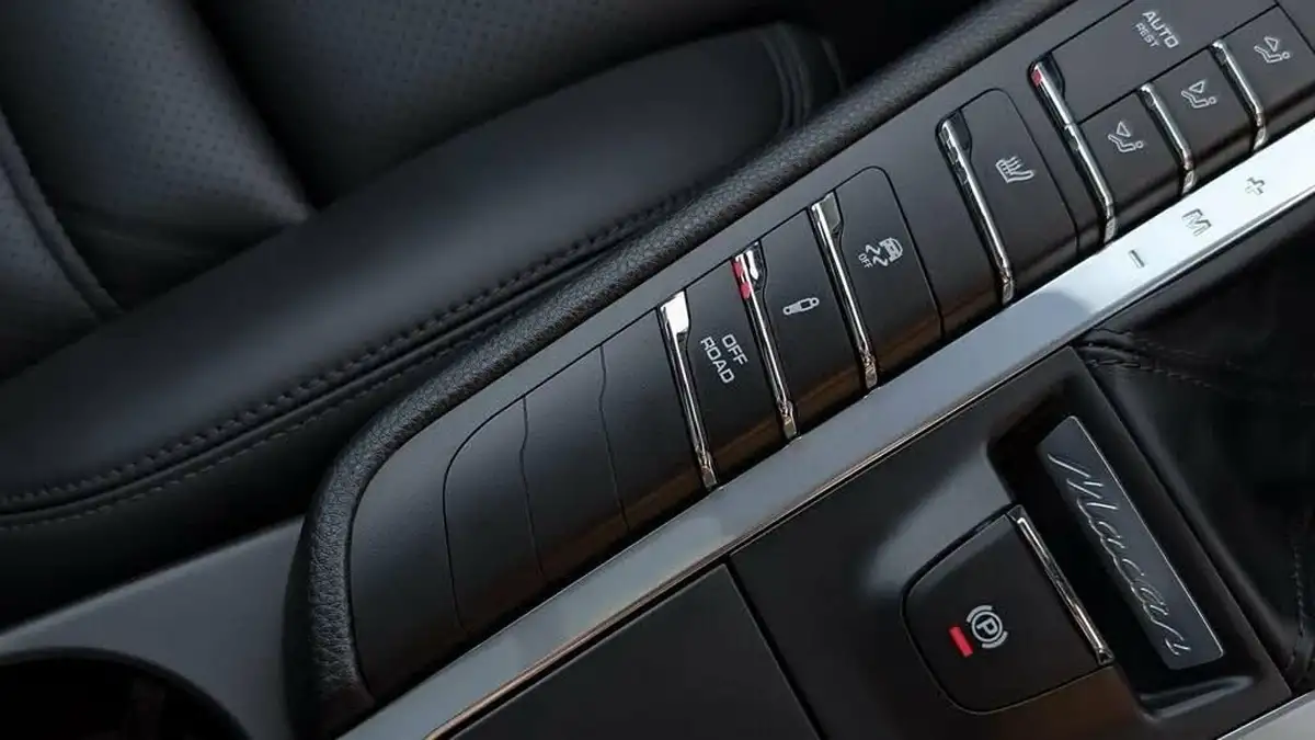 2018-porsche-macan-big-38