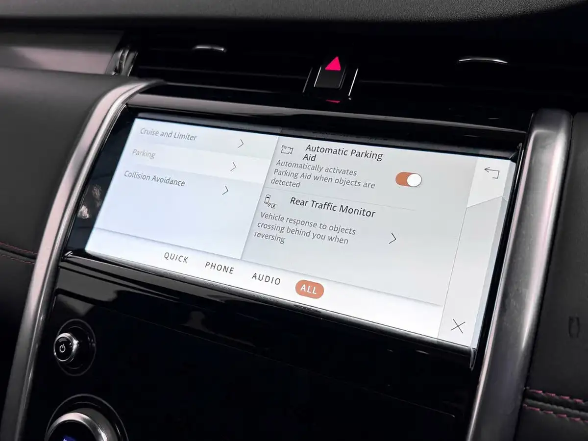 2022-land-rover-discovery-sport-15-p300e-r-dynamic-hse-big-53
