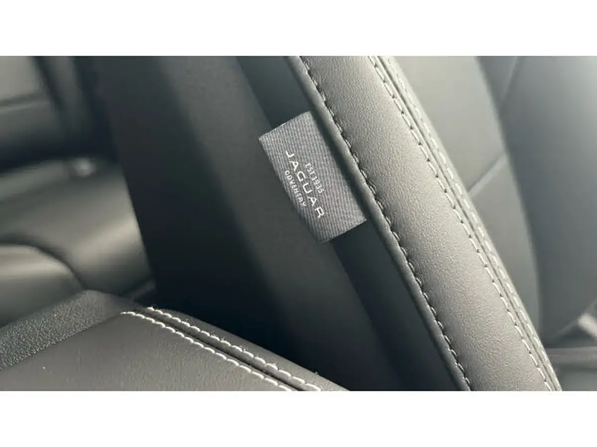 2024-jaguar-f-pace-20-d200-r-dynamic-s-big-35