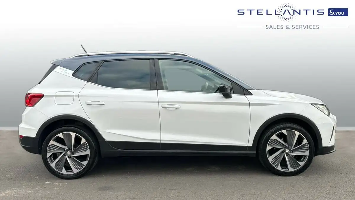 2022-seat-arona-10-tsi-fr-sport-big-1