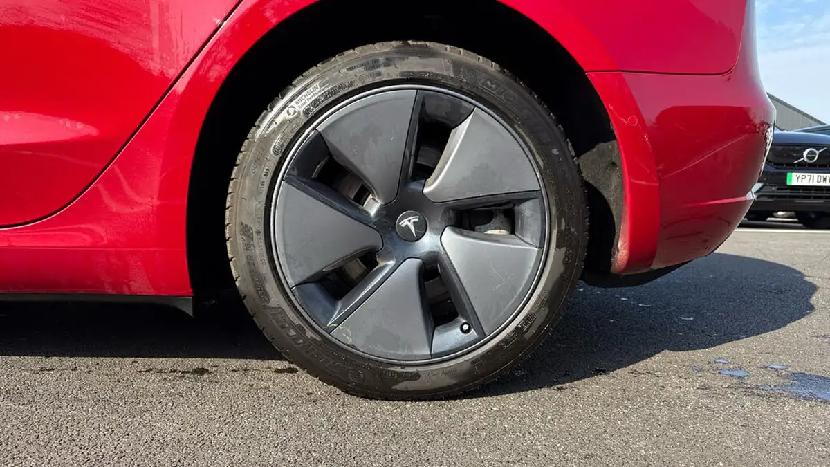 2022-tesla-model-3-e-long-range-big-17