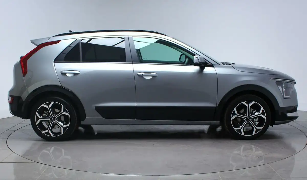 2024-kia-niro-16-gdi-4-127bhp-hev-132kwh-big-3