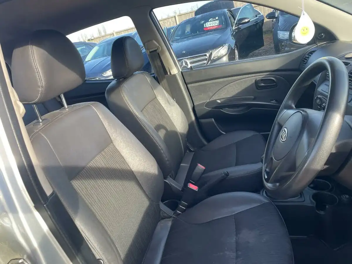 2010-kia-picanto-10-picanto-1-60bhp-big-18
