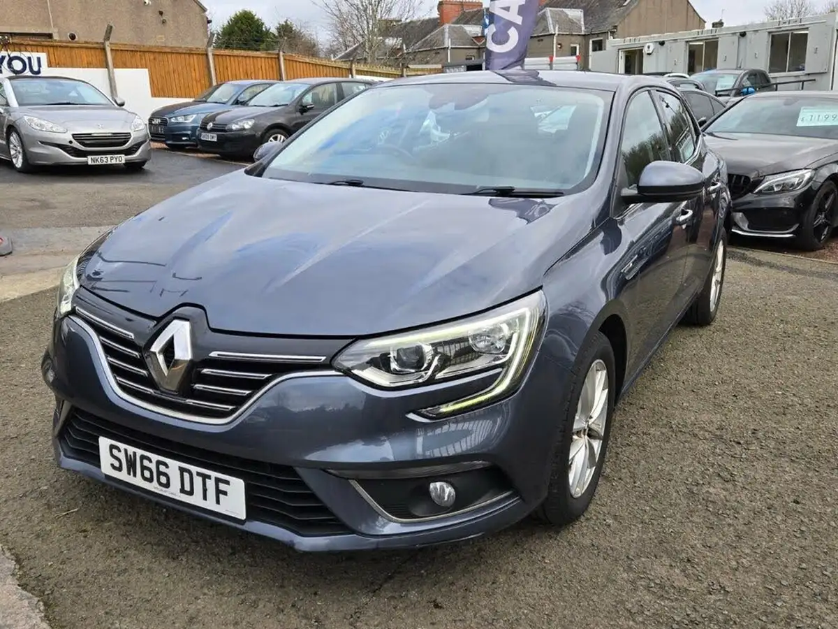 2016-renault-megane-12-tce-dynamique-nav-130bhp-hatchback-5d-big-3