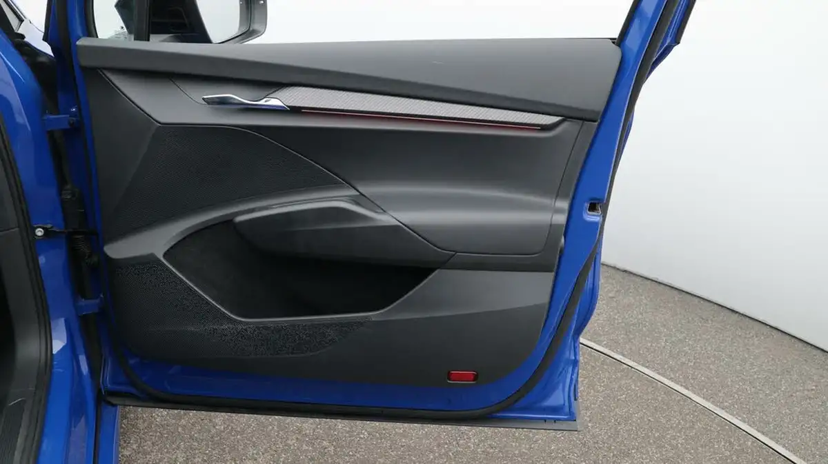 2023-skoda-enyaq-e-80-sportline-big-14
