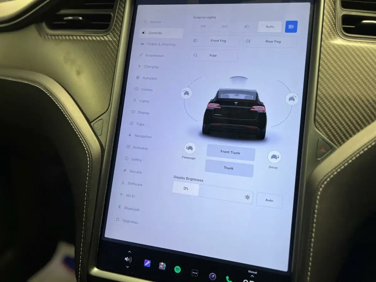 2020-tesla-model-x-e-ludicrous-performance-big-18