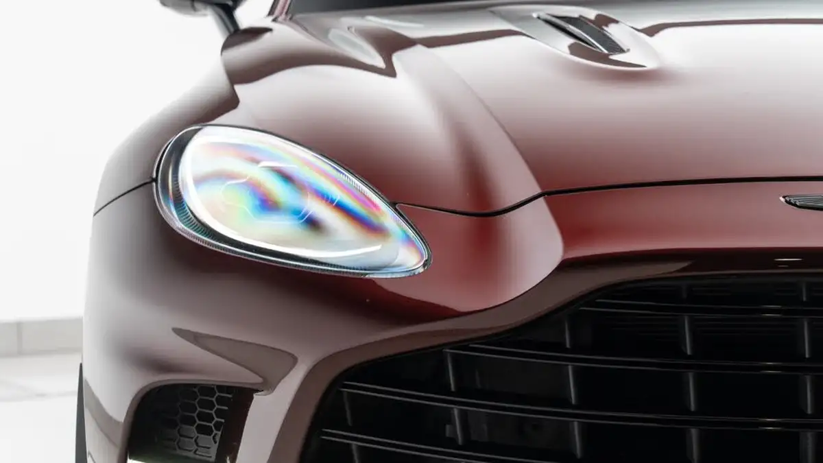 2022-aston-martin-dbx-40-v8-big-7
