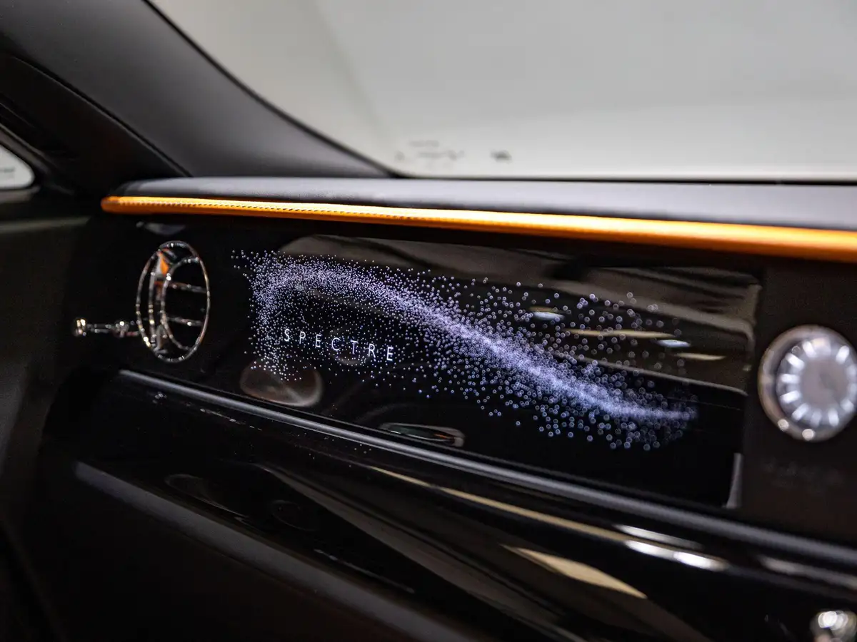 2023-rolls-royce-spectre-e-big-13