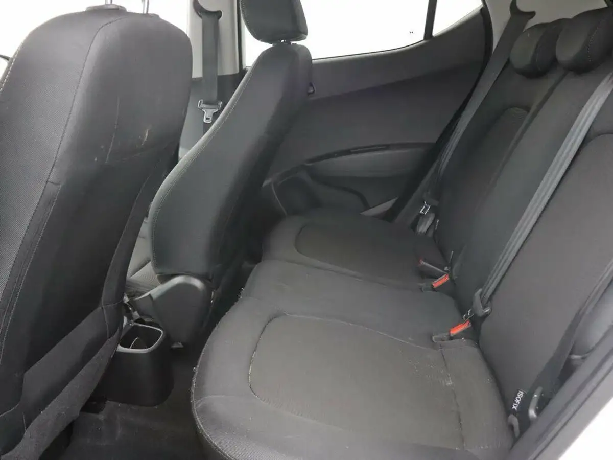 2019-hyundai-i10-10-play-big-26
