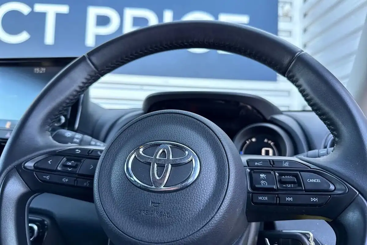 2022-toyota-yaris-15-vvt-i-design-big-32
