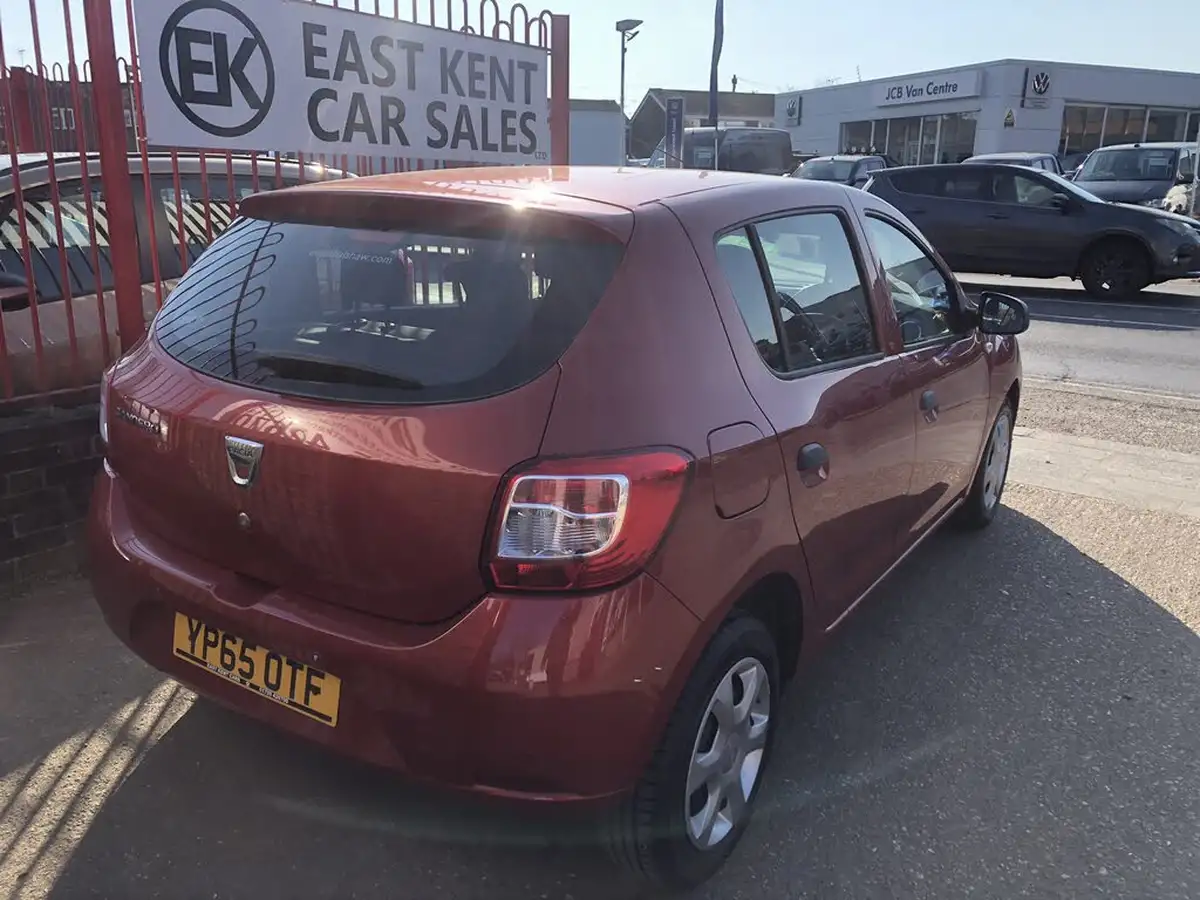 2015-dacia-sandero-12-ambiance-big-6