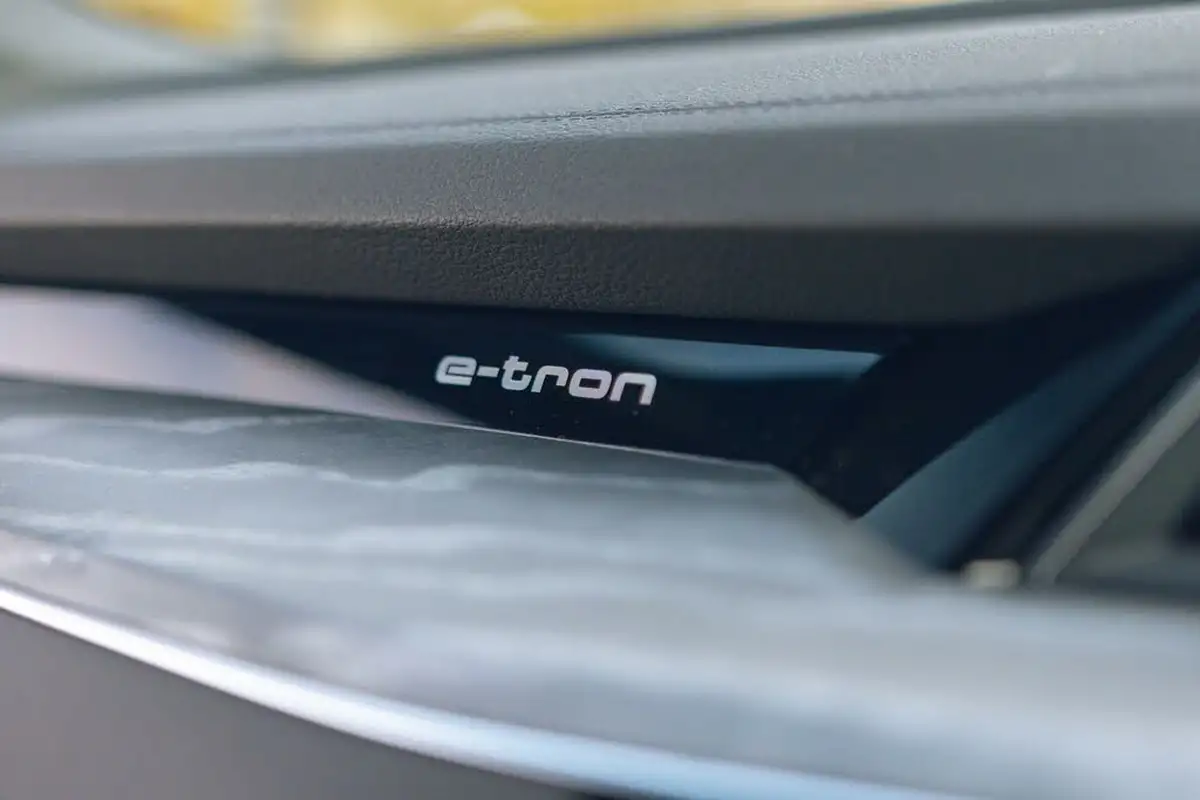 2021-audi-e-tron-50e-vorsprung-station-wagon-big-43