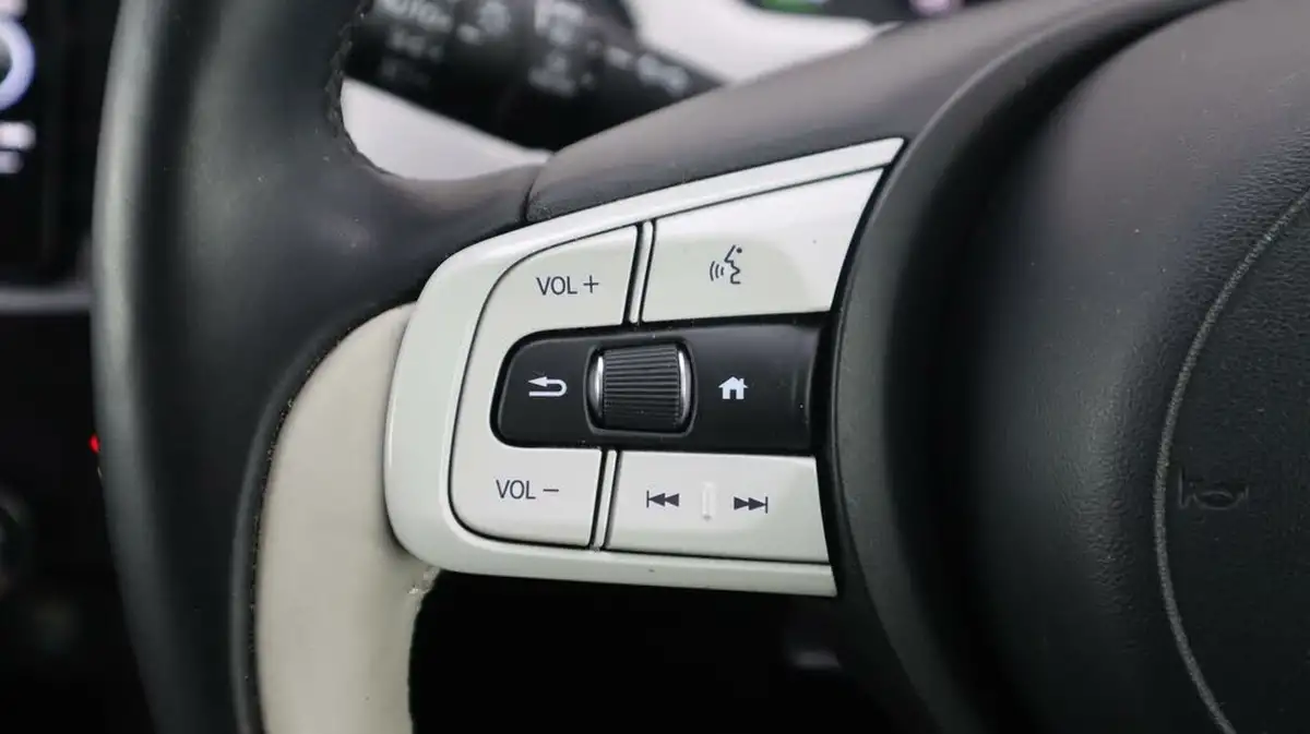 2021-honda-jazz-15-i-mmd-ex-107ps-big-23