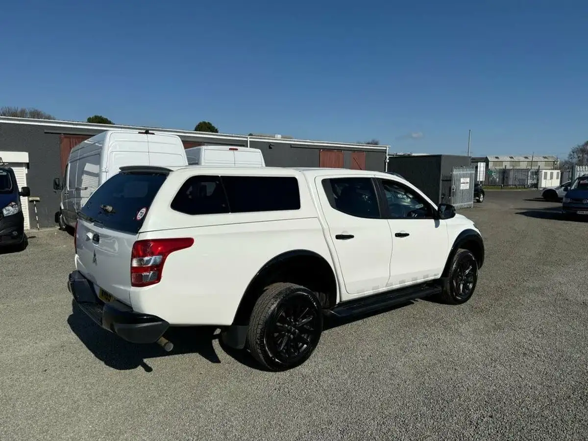 2019-mitsubishi-l200-24di-d-challenger-big-5
