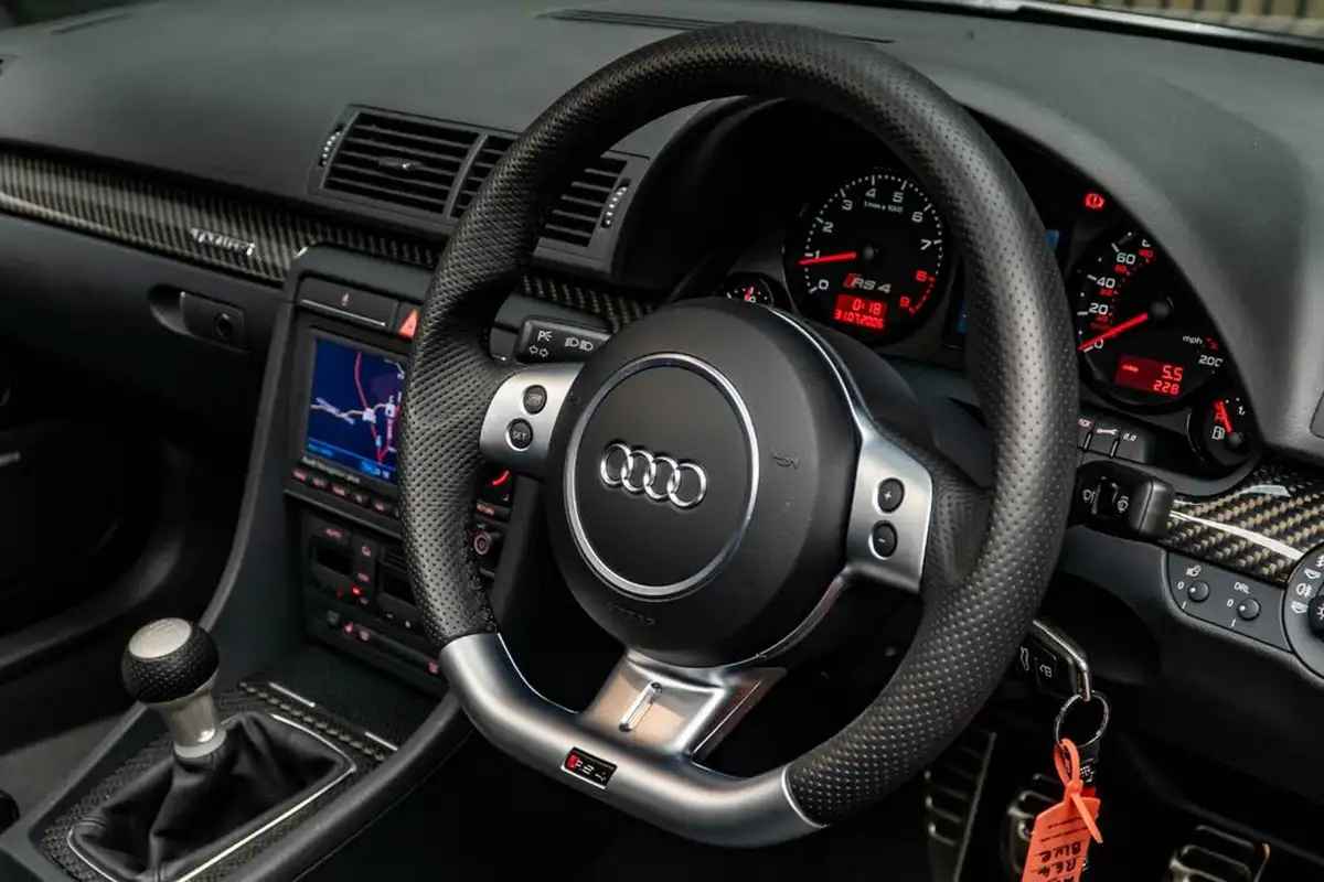 2007-audi-rs4-saloon-42-quattro-big-27