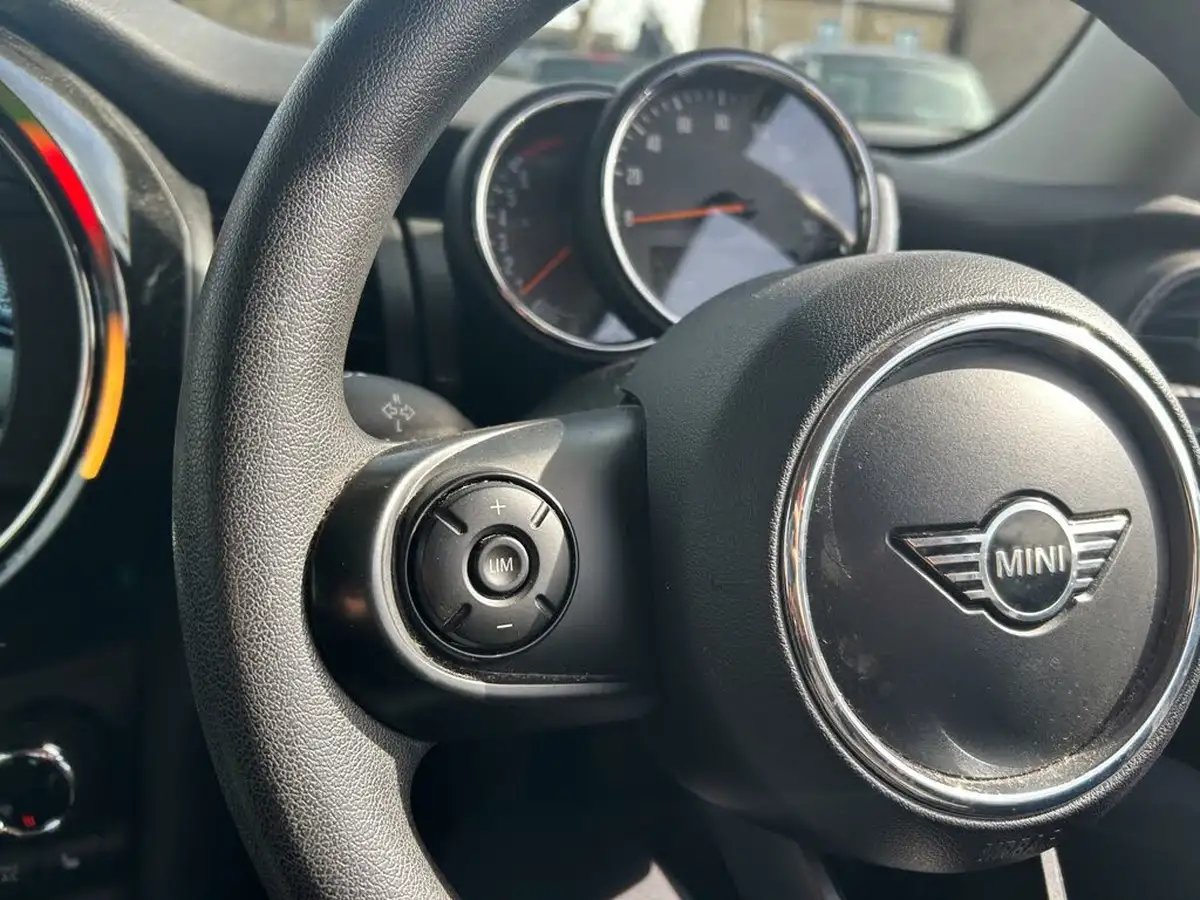 2019-mini-cooper-15-cooper-classic-hatchback-3d-big-16
