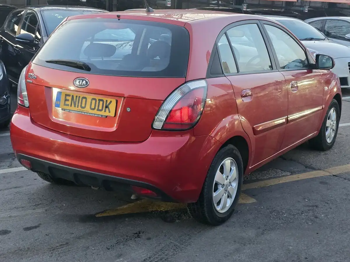 2010-kia-rio-14-strike-auto-big-6