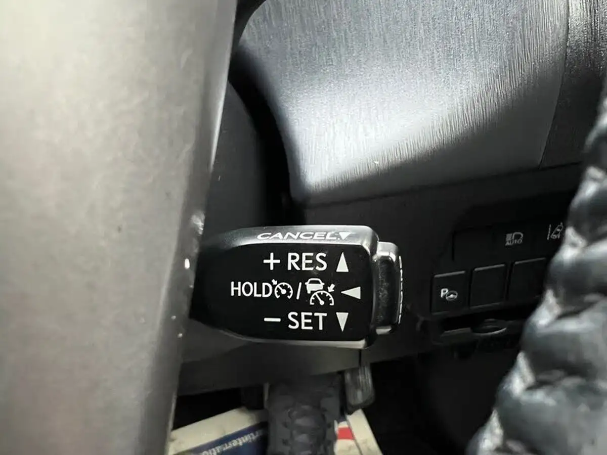2019-toyota-prius-18-vvt-i-excel-big-42