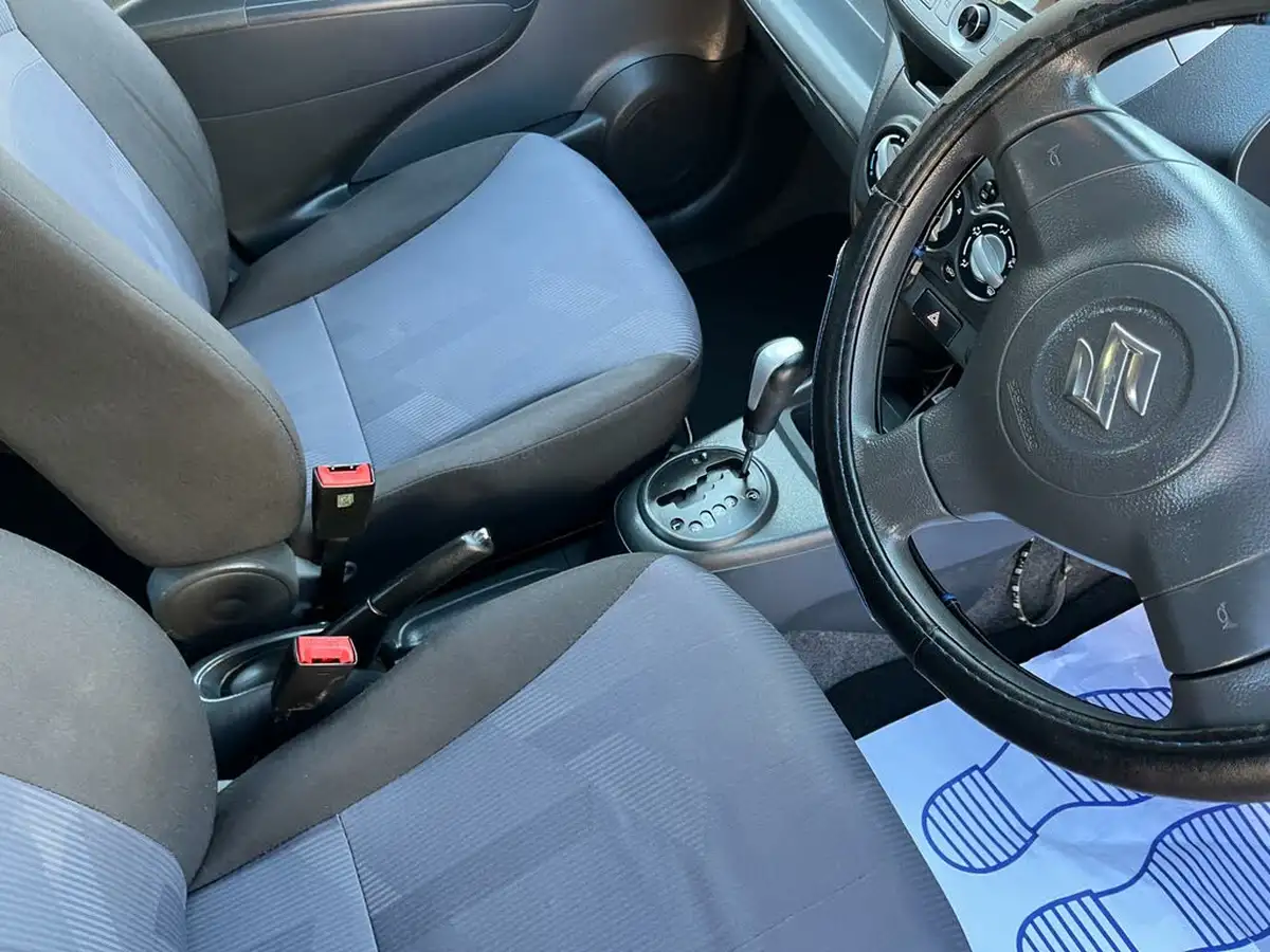 2013-suzuki-alto-10-sz4-auto-big-39