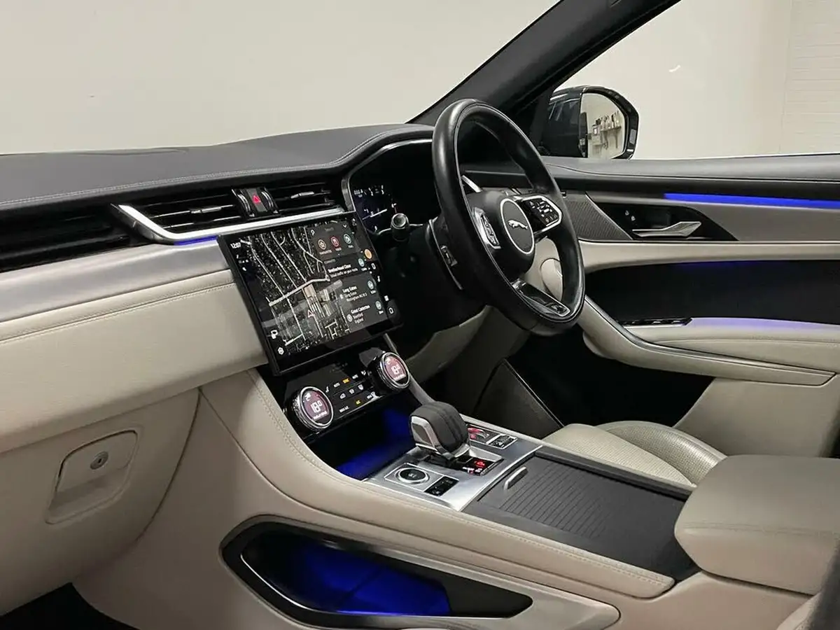 2022-jaguar-f-pace-30-d300-r-dynamic-se-big-30