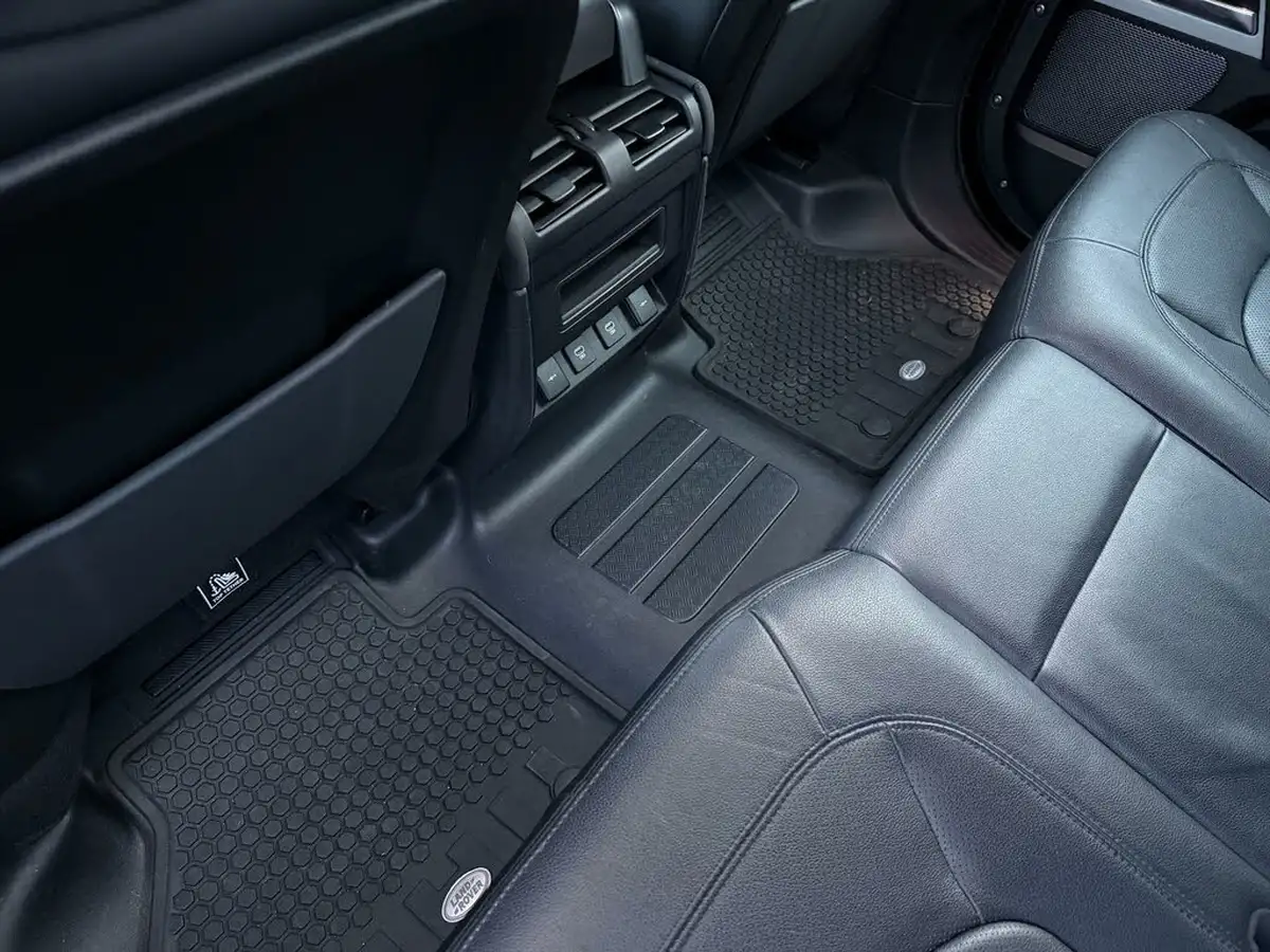 2021-land-rover-110-defender-30-d250-se-big-17
