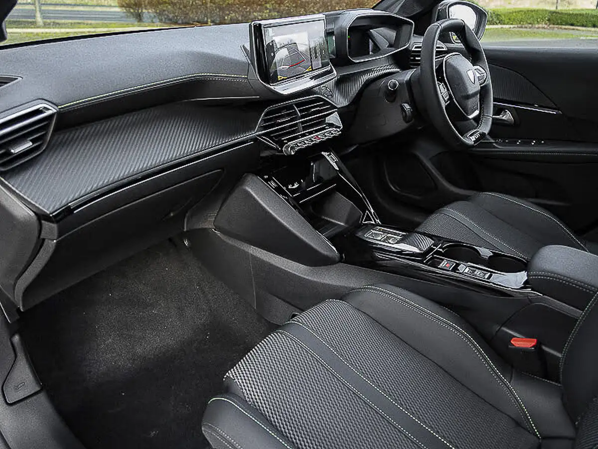 2025-peugeot-208-e-gt-156ps-51kwh-big-4