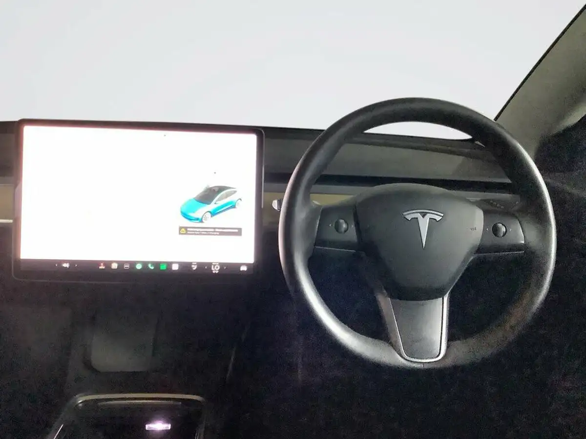 2020-tesla-model-3-e-long-range-big-18
