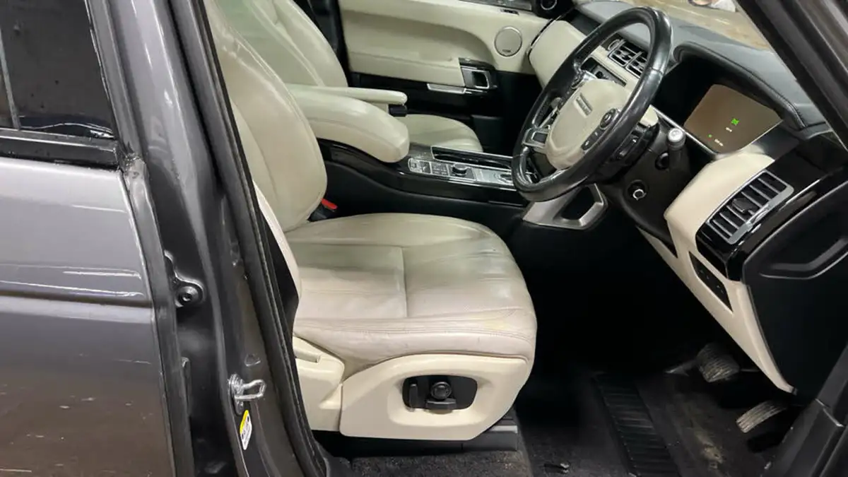 2017-land-rover-range-rover-30tdv6-vogue-258bhp-awd-big-3