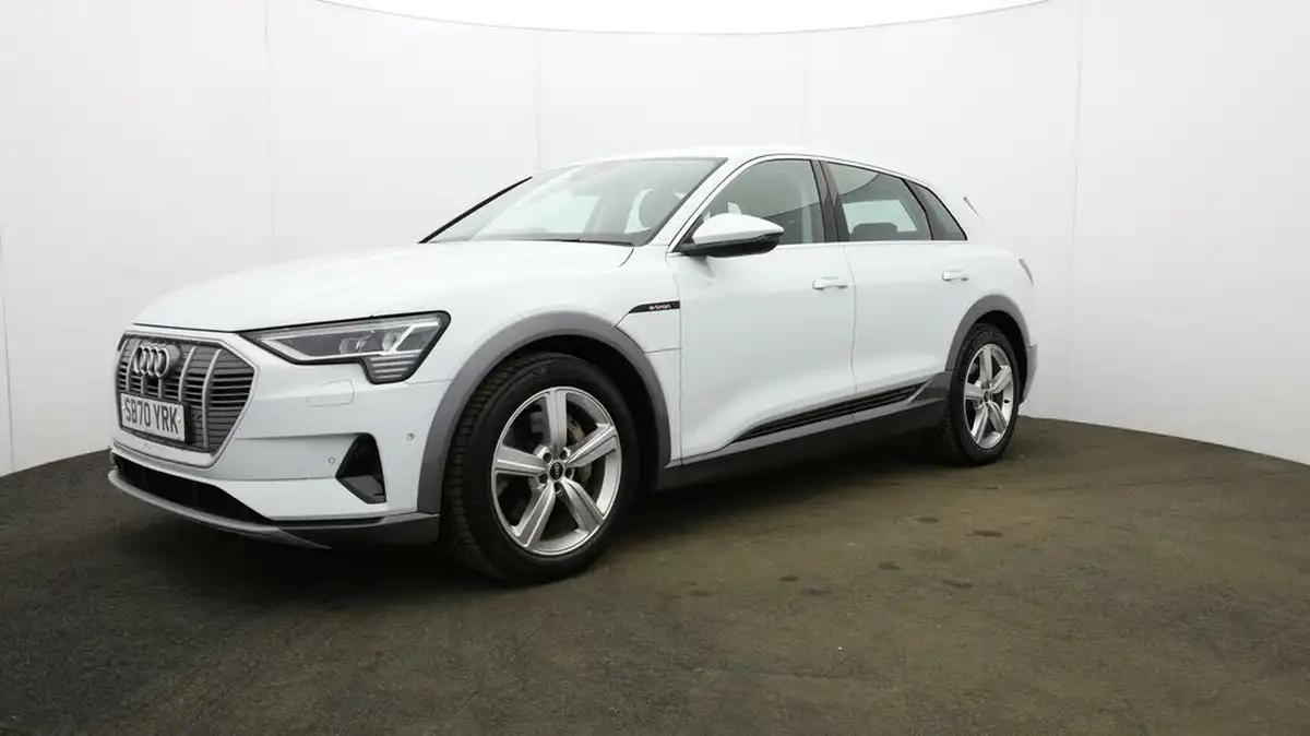 2021-audi-e-tron-50e-technik-station-wagon-big-34