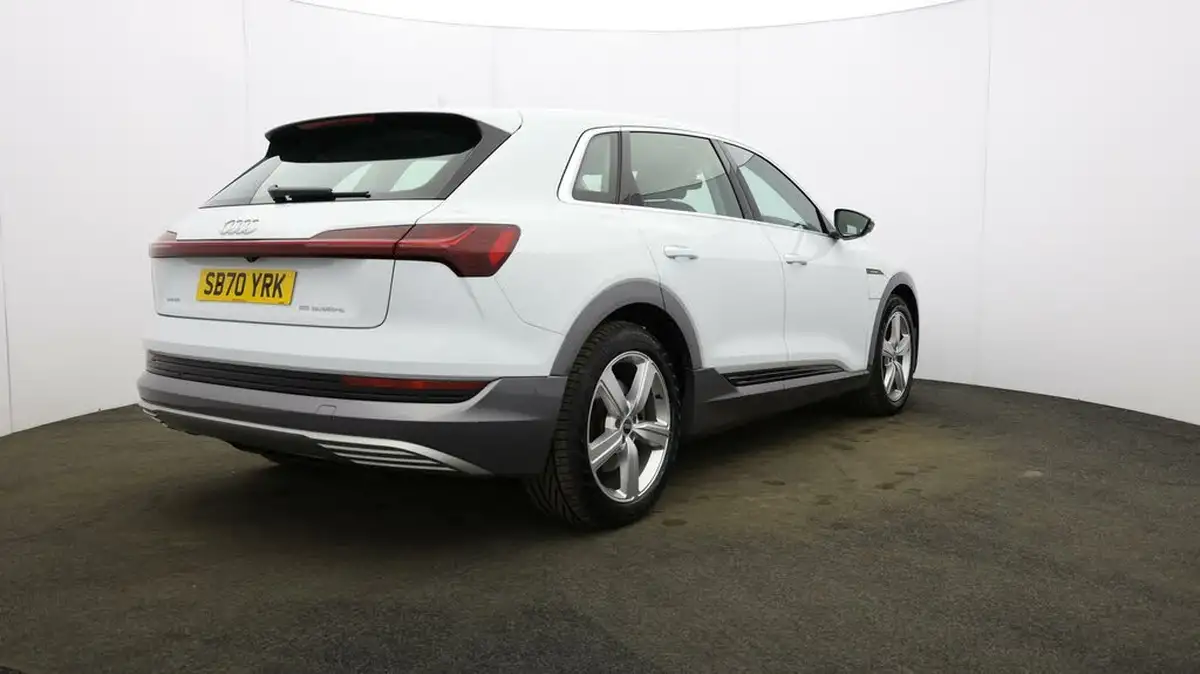 2021-audi-e-tron-50e-technik-station-wagon-big-6